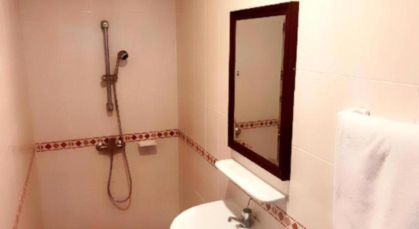 South East Hotel 2*